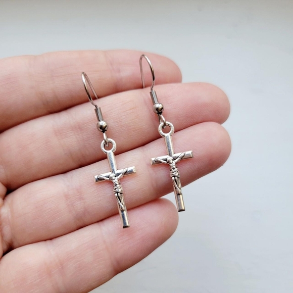 Pair of Silver Simple Dainty Classic Crucifix Cross Hook Drop Earrings - Picture 7 of 8
